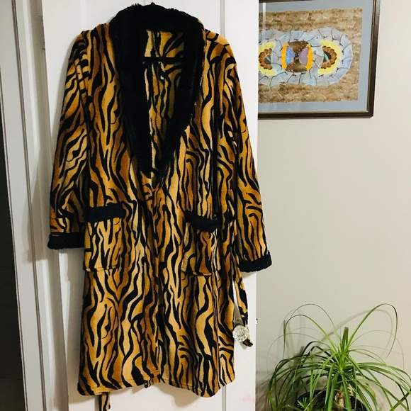American Vintage Other - Vintage 90s/Y2K Faux Fur lined Tiger Stripe Soft Fluffy Bathrobe | XL or OS